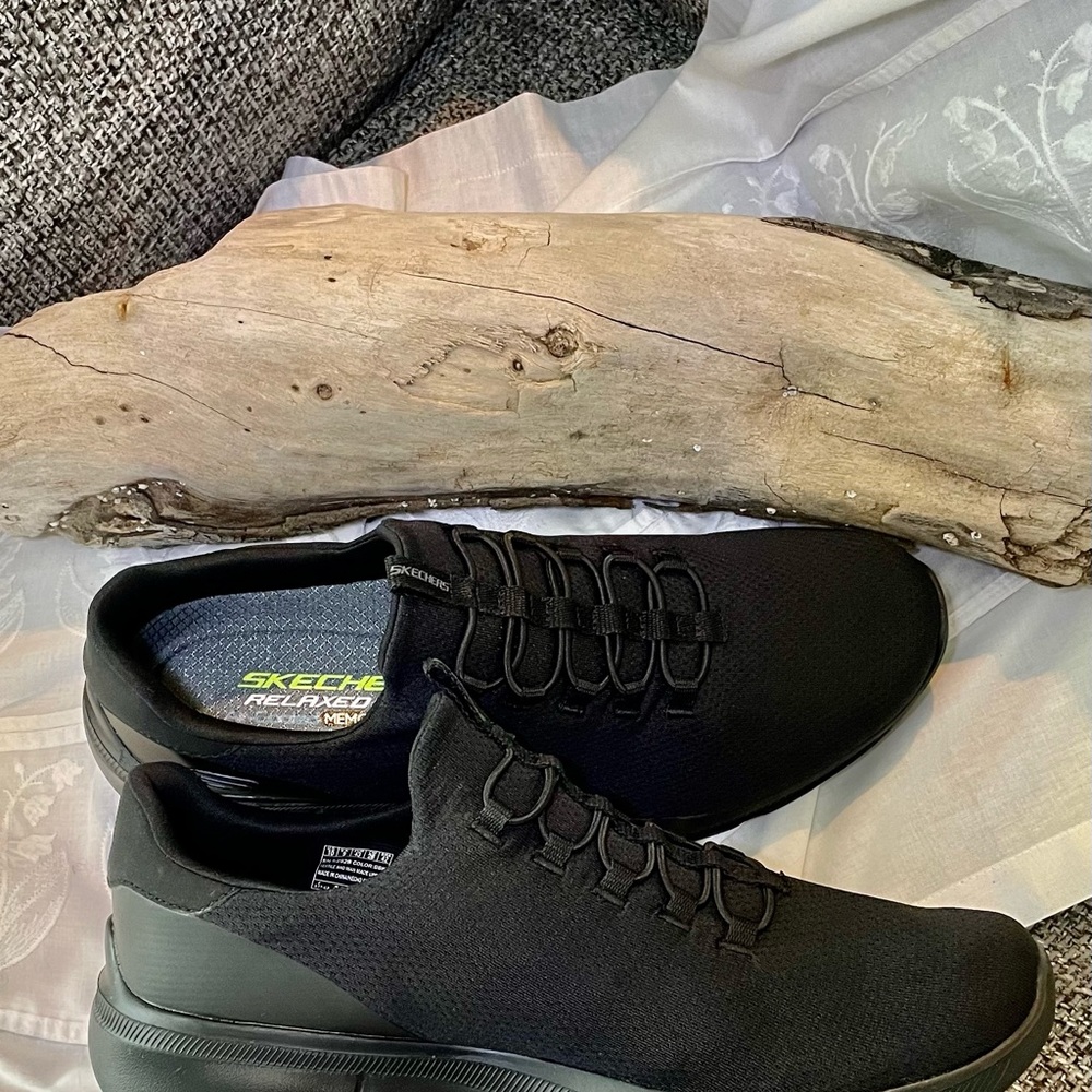 Men’s Skechers Memory Foam Sneakers